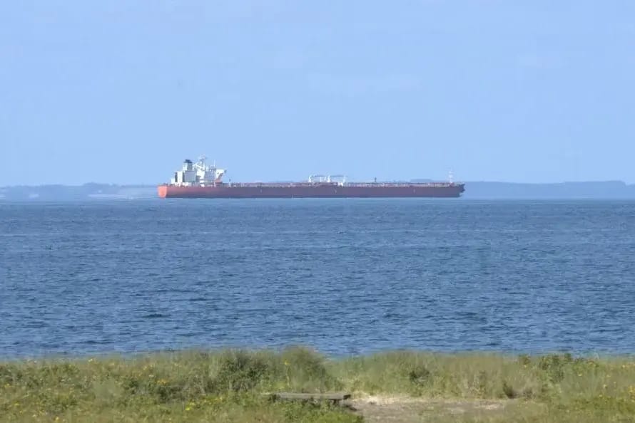 Экспорт российской нефти достиг максимума с начала года, но доходы Москвы от продажи нефти начали падать — Bloomberg